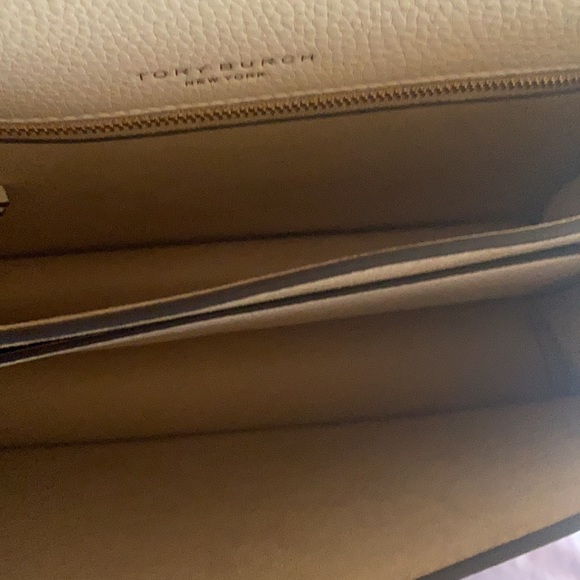 AUTHENTIC TORY BURCH HAND BAG - Picture 3 of 4